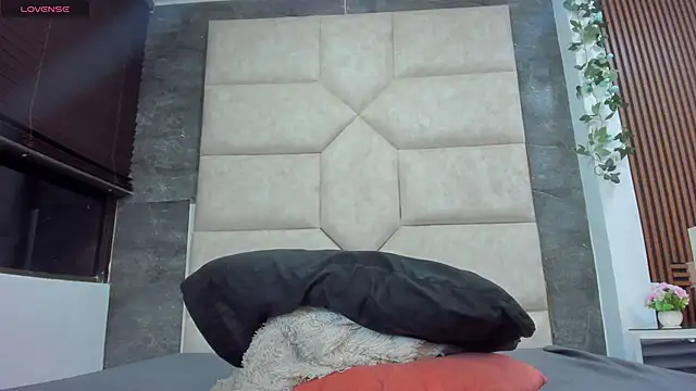 Hanna_lens's cam snapshot