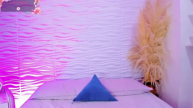 IsabelleFoxx_ live sex cam