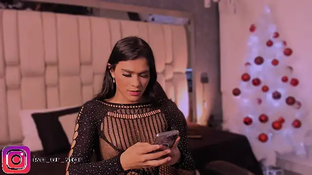 Isa_Little_Star's cam snapshot