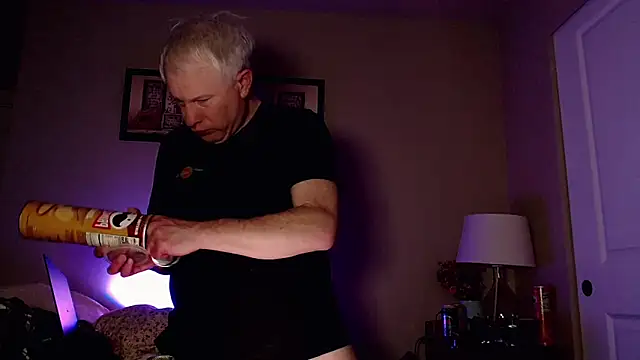 Snarfle82 live sex cam