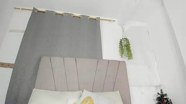 Nina_keller_'s cam snapshot