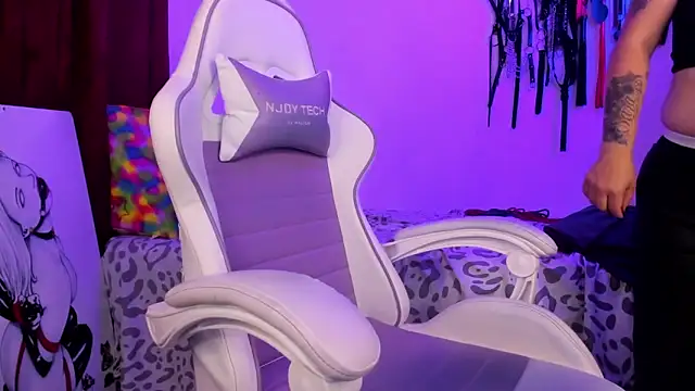 dungeongirls live sex cam