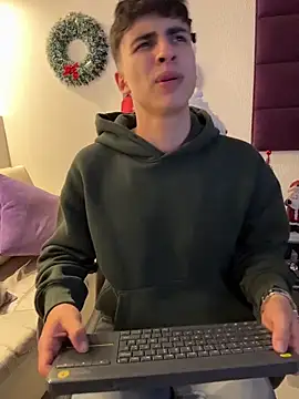 AdrianRinaldi live sex cam