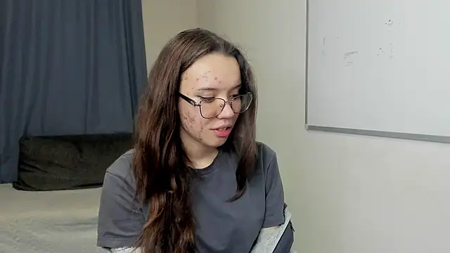 FabiolaCowing's cam snapshot