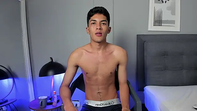 Tylerffoxx's cam snapshot