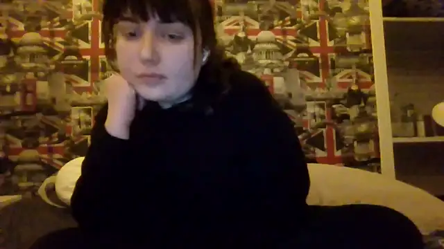 Lynylou live sex cam