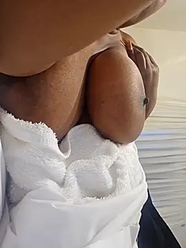 BoobWorldhere's cam snapshot