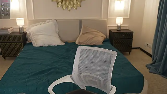 Esmie_Smile's cam snapshot