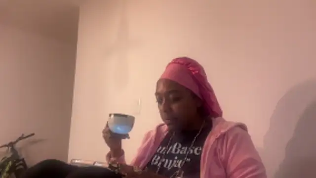 ChocolateCakeQueen live sex cam