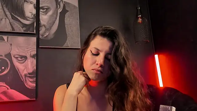 LolaMustaine_'s cam snapshot