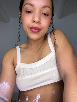 Yasmin777_'s cam snapshot