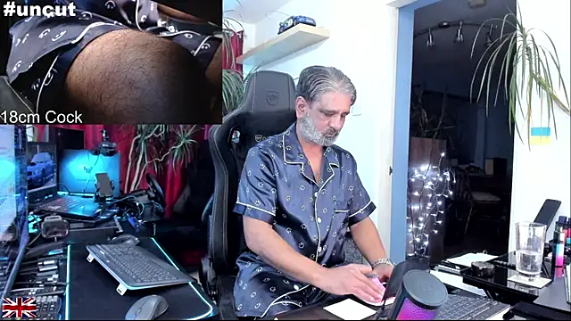 OnlineBossUK's cam snapshot