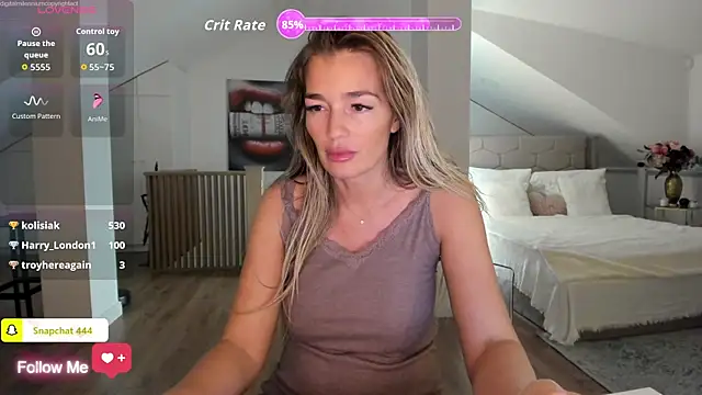 Yourhotqueeen's cam snapshot