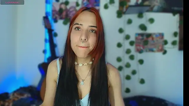 StrangeDesire live sex cam