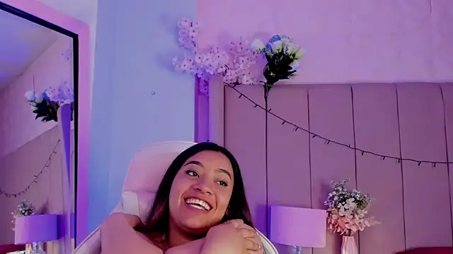 MollyBigBoobs12's cam snapshot