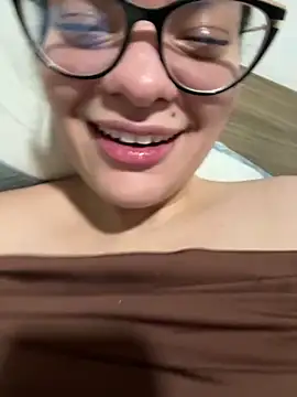 Zyrella live sex cam