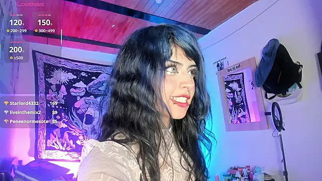 princesita_valija_'s cam snapshot