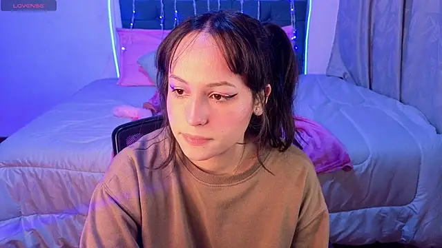 Eymmy_24's cam snapshot