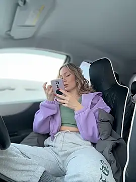 LavenderHot's cam snapshot