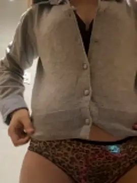 xoxo7799 live sex cam