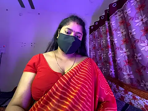 LouleyRanii live sex cam