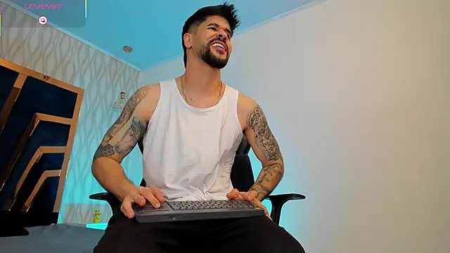 Petesevans live sex cam