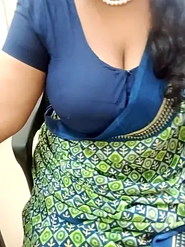 Tamil_aishu09's cam snapshot