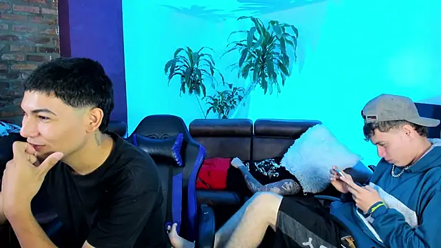 Handsomeboyss19's cam snapshot