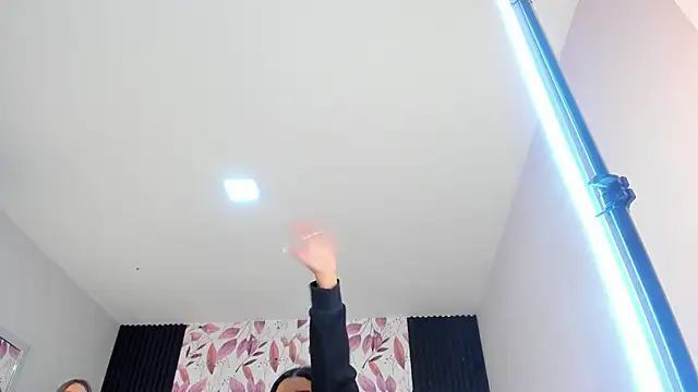 AmmyJones_ live sex cam