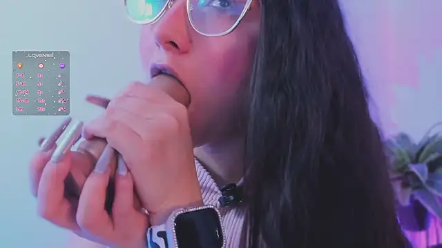 lucy_neil's cam snapshot