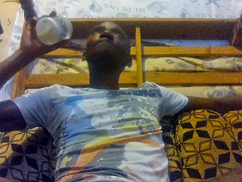 LookingLover34's cam snapshot