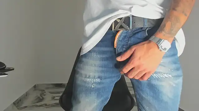 mikee_scooth's cam snapshot