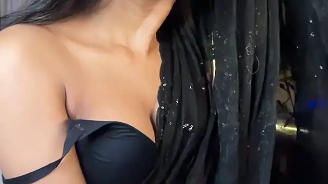 Wow-nisha's cam snapshot