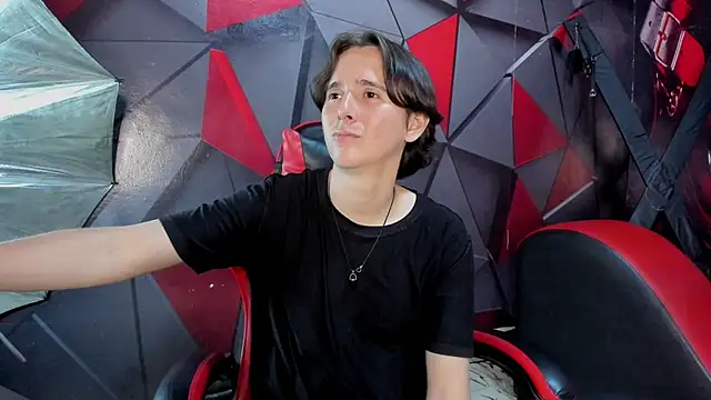 Aaron_LatinMen2's cam snapshot