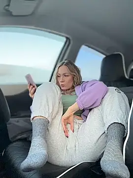 LavenderHot's cam snapshot