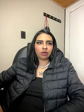 Hilary_pinkk's cam snapshot