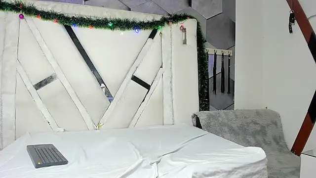 Adammendoza34 live sex cam