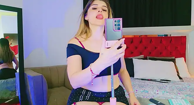 Lizzymontanaa's cam snapshot