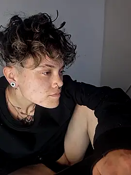 megan_cr's cam snapshot