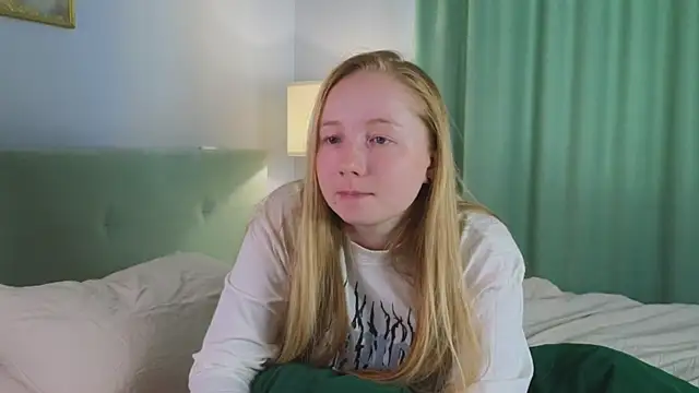 AdarnDeneui's cam snapshot