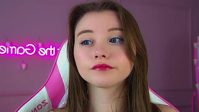 KeiraAsti's cam snapshot