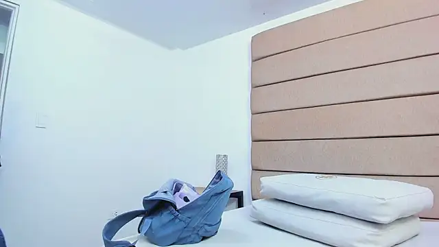 isaa_stone's cam snapshot