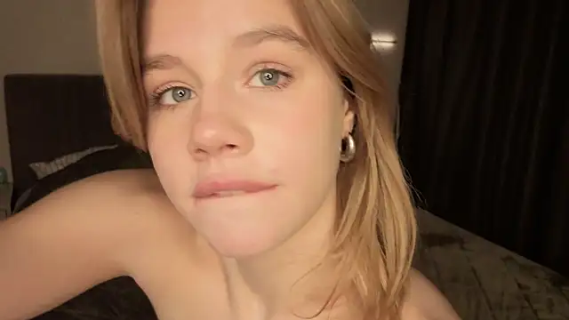 MiroslavaFairy's cam snapshot