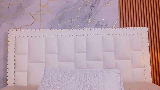 naughty_ebonyy's cam snapshot