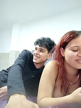 hottie_couplee's cam snapshot