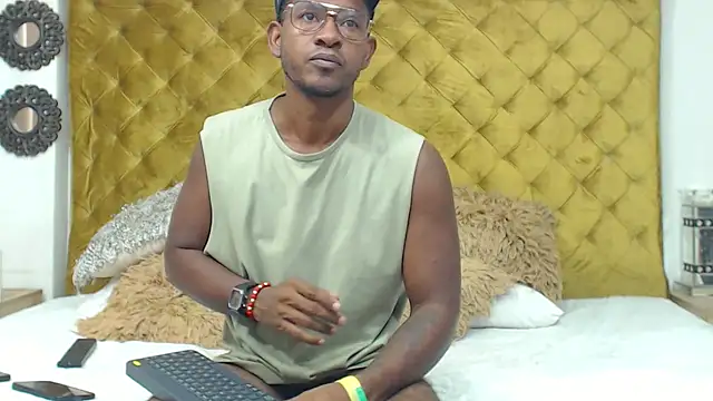 AndyCalifornia1's cam snapshot