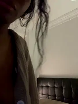 IamCrystal2 live sex cam