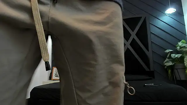 marco_garciia_'s cam snapshot