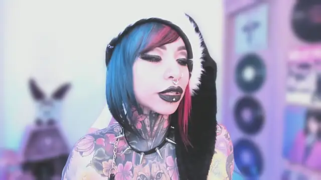 NikkiRamone live sex cam