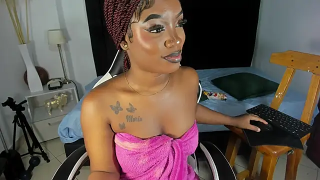 helena_copper_'s cam snapshot